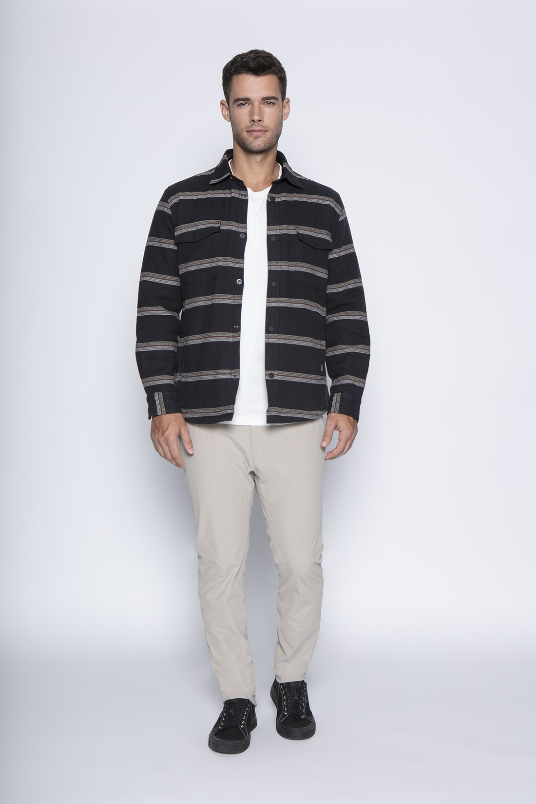 CHAQUETA LOA BLACK - 3