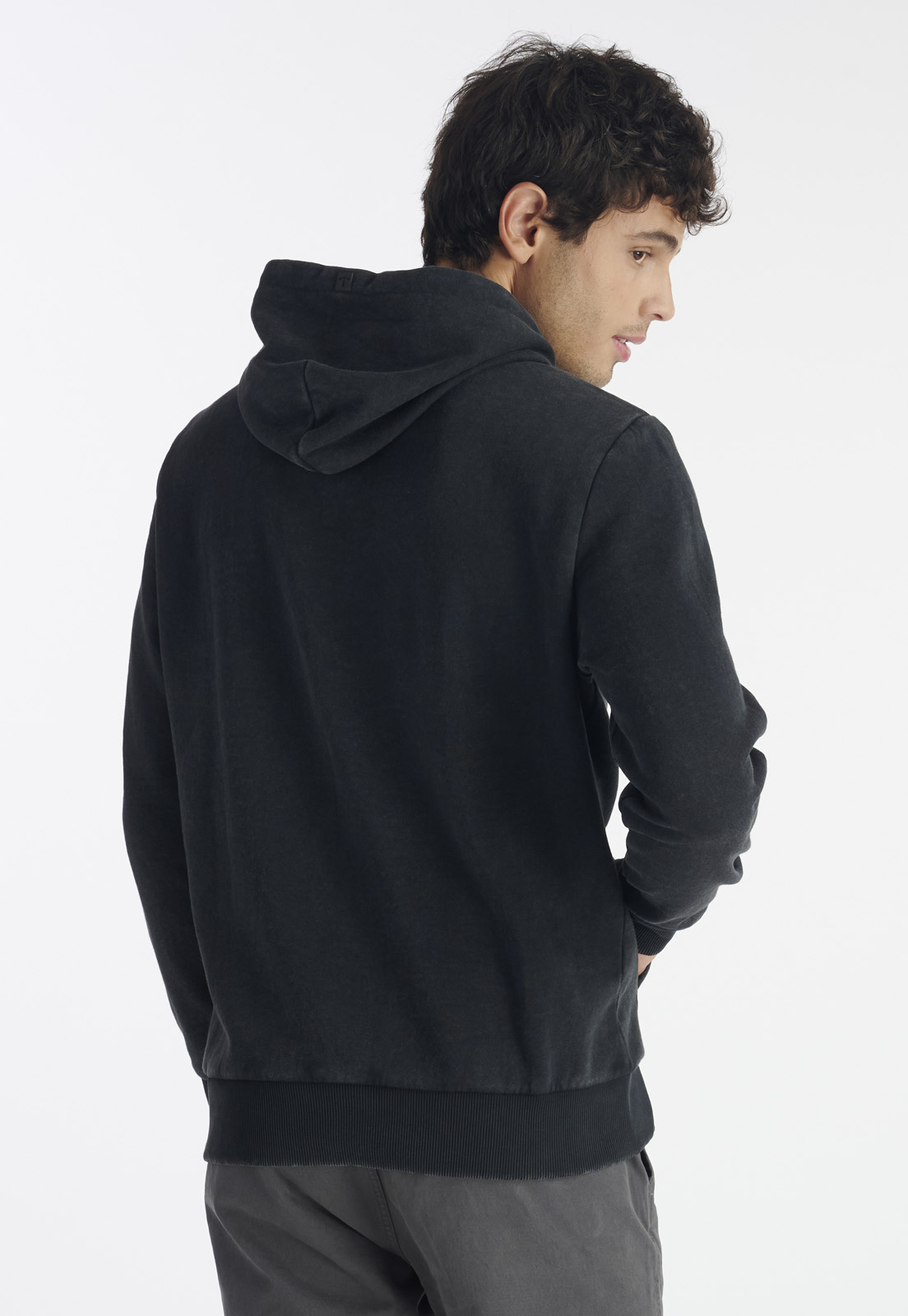 POLERÓN HOMBRE NIMTU NEGRO TOLTEN CASUAL - 4