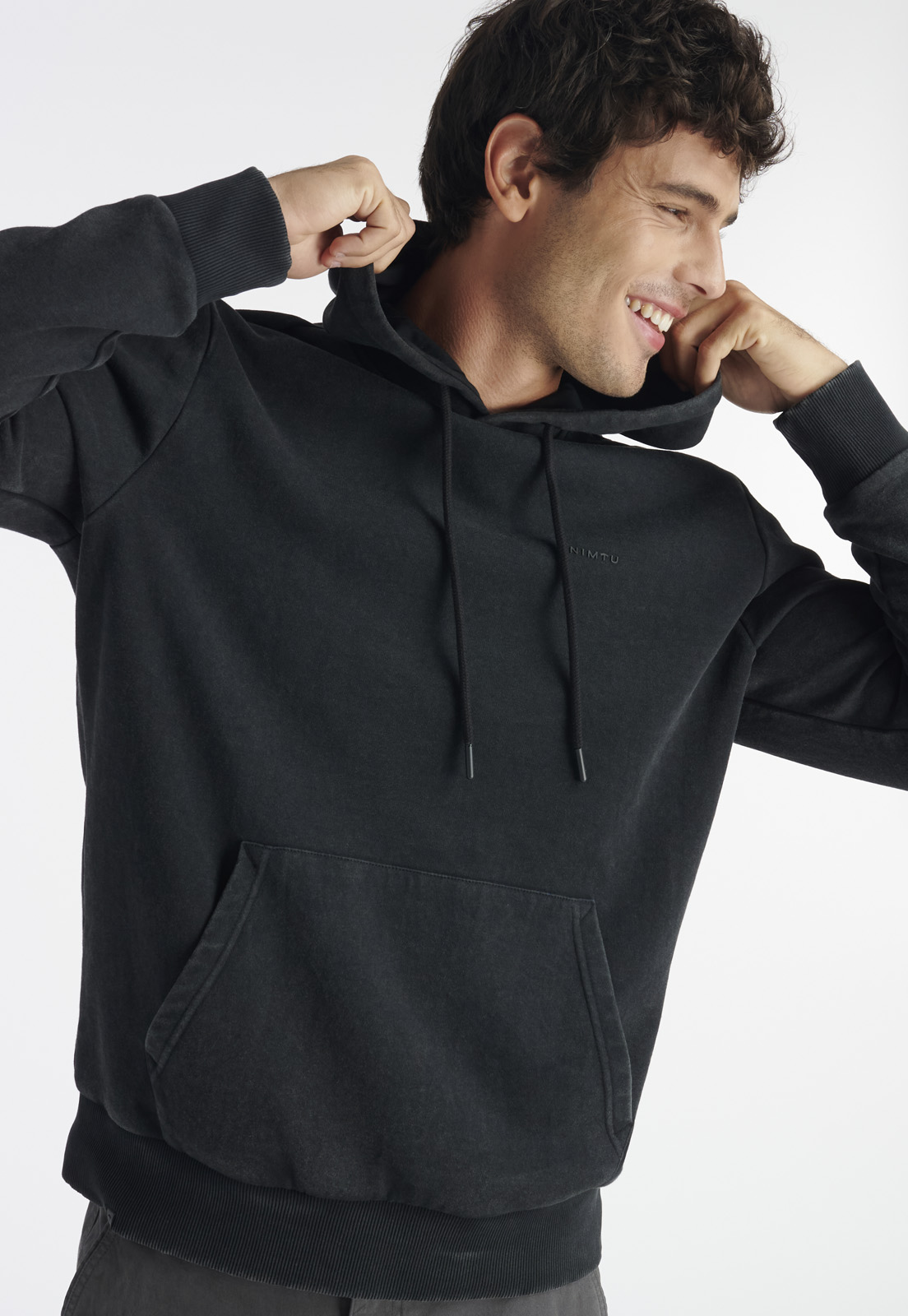 POLERÓN HOMBRE NIMTU NEGRO TOLTEN CASUAL - 5