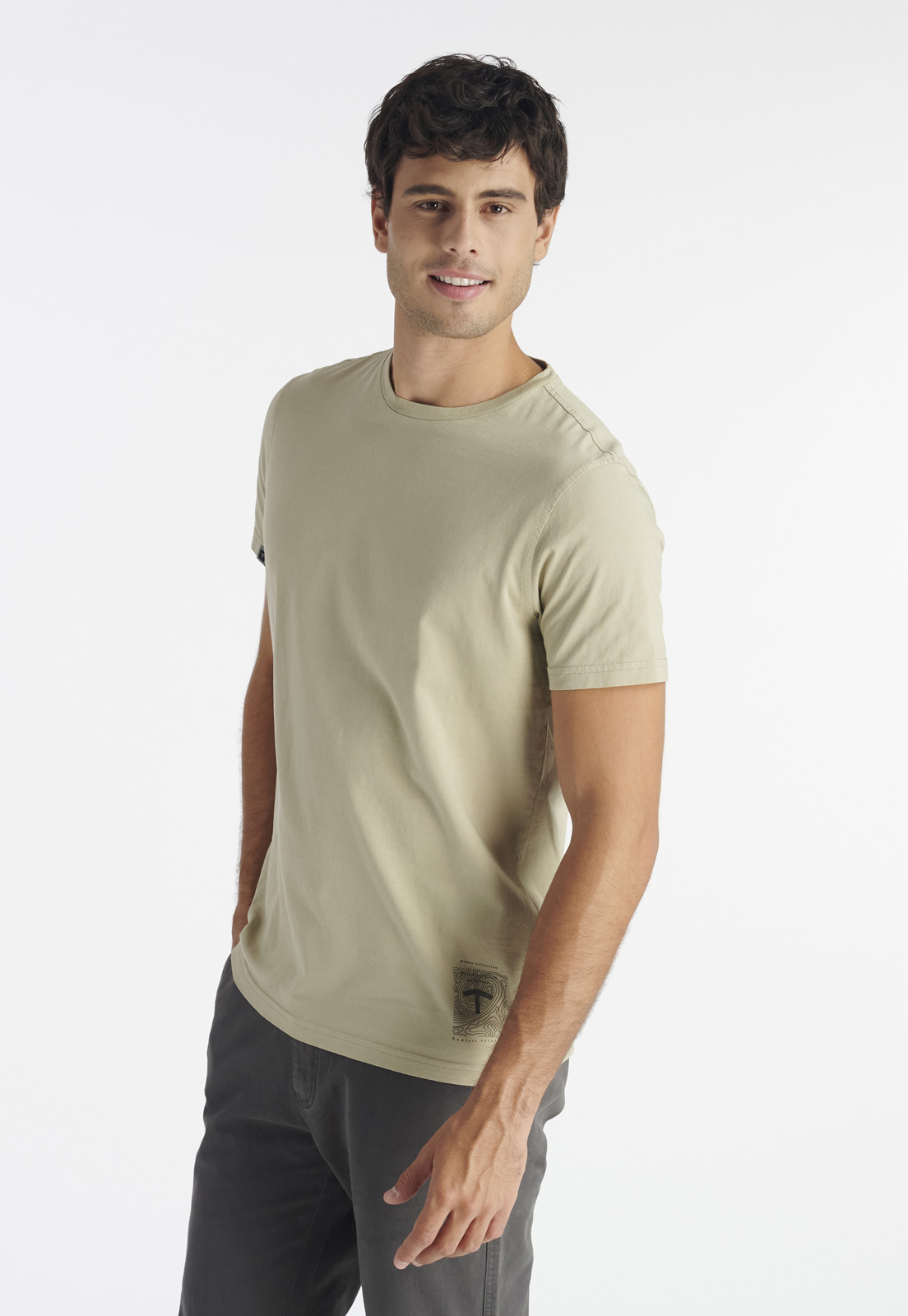 POLERA ALGODÓN HOMBRE NIMTU BEIGE GEO CASUAL SAND - 1