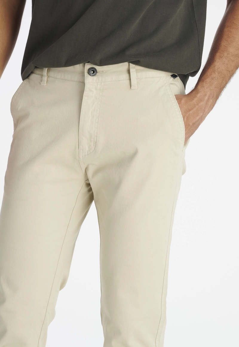 PANTALÓN HOMBRE NIMTU BEIGE CHOSHUENCO CASUAL SAND - 3