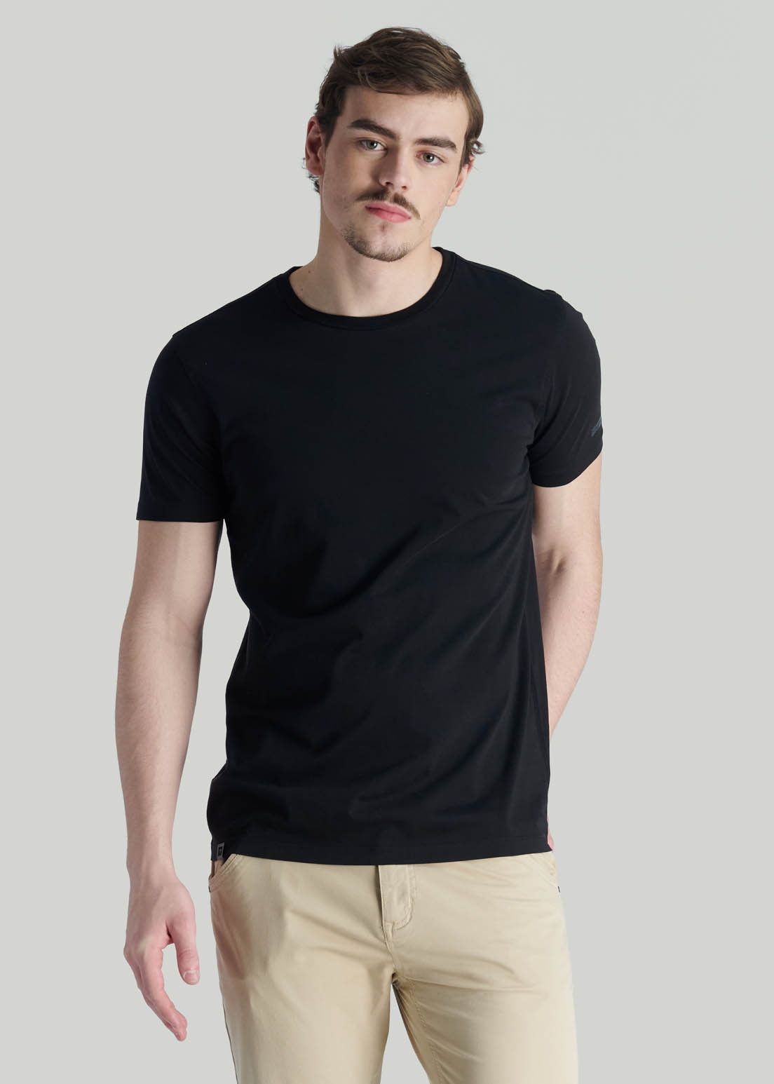 POLERA CASUAL TRES CRUCES BLACK - 2