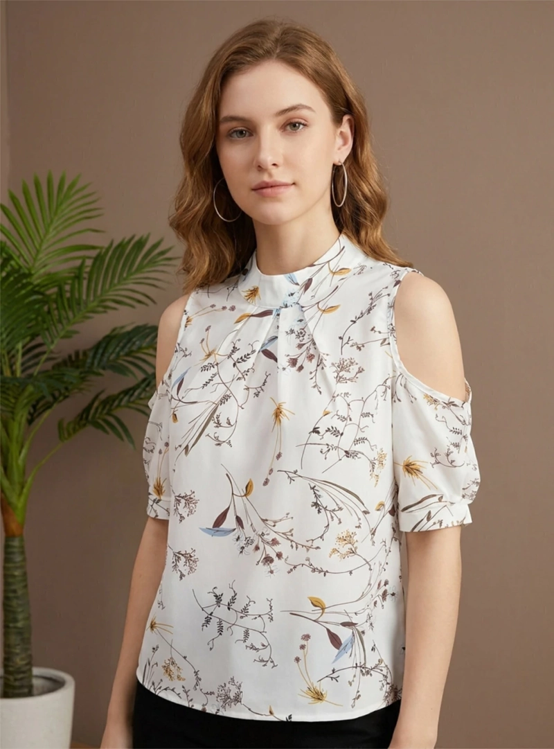 BLUSA DE MUJER FLORAL 'GARDEN BREEZE' CON HOMBROS DESCUBIERTOS Y CUELLO HALTER - 3