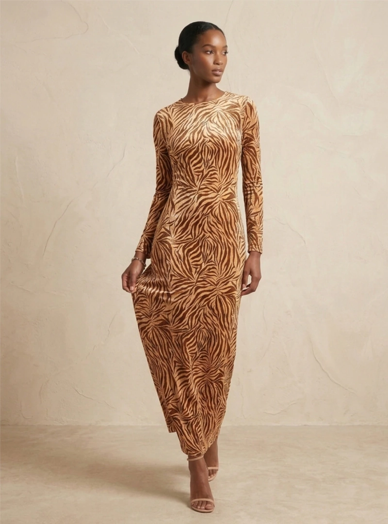 VESTIDO LARGO DE TERCIOPELO DEVORE  ANIMAL PRINT SAHARA CAFE  TONO ARENA - 4