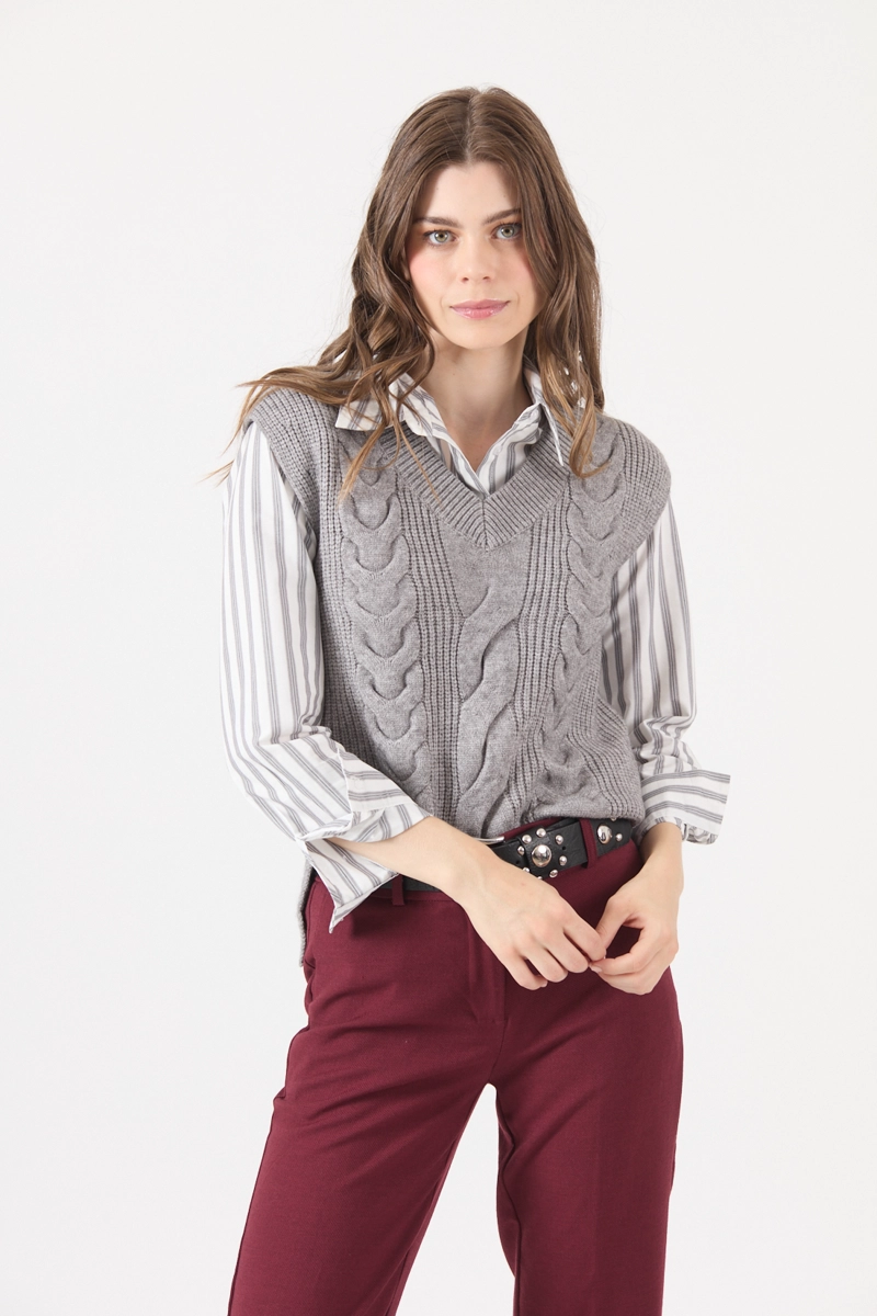 SWEATER CON TRENZAS GRIS COD 5414436 - 1