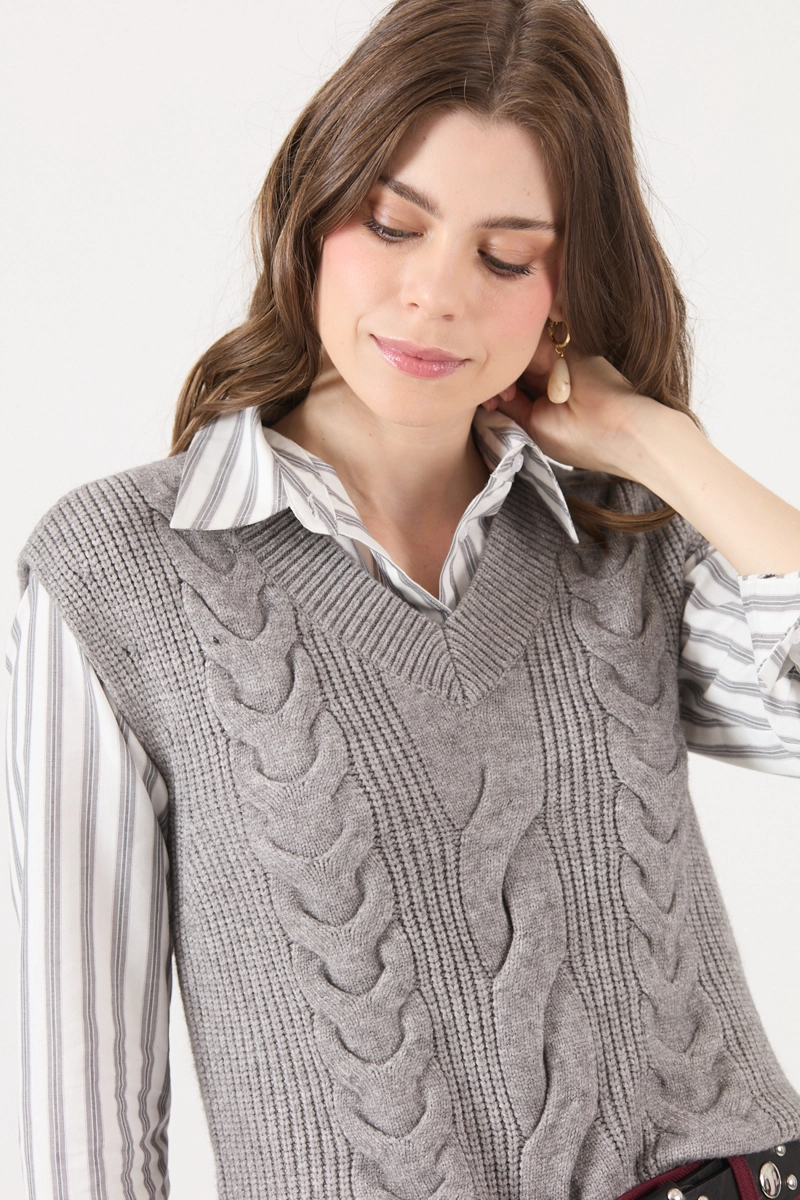 SWEATER CON TRENZAS GRIS COD 5414436 - 2