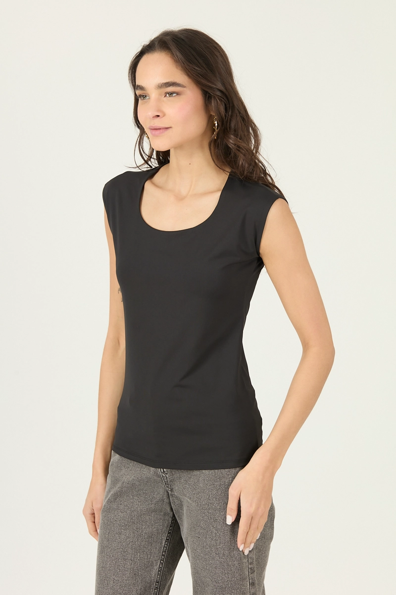 POLERA NEGRA COD 2800725 - 4