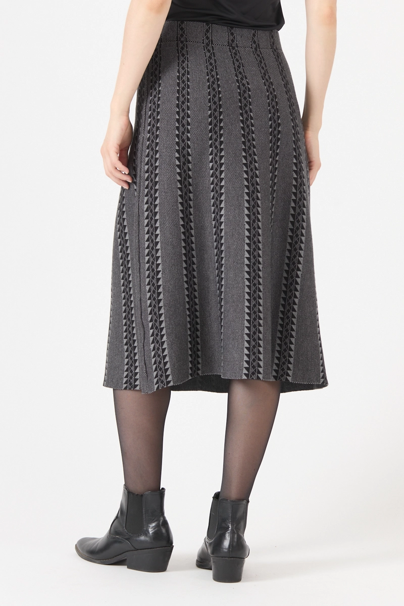 FALDA JACQUARD GRIS COD 5048886 - 4