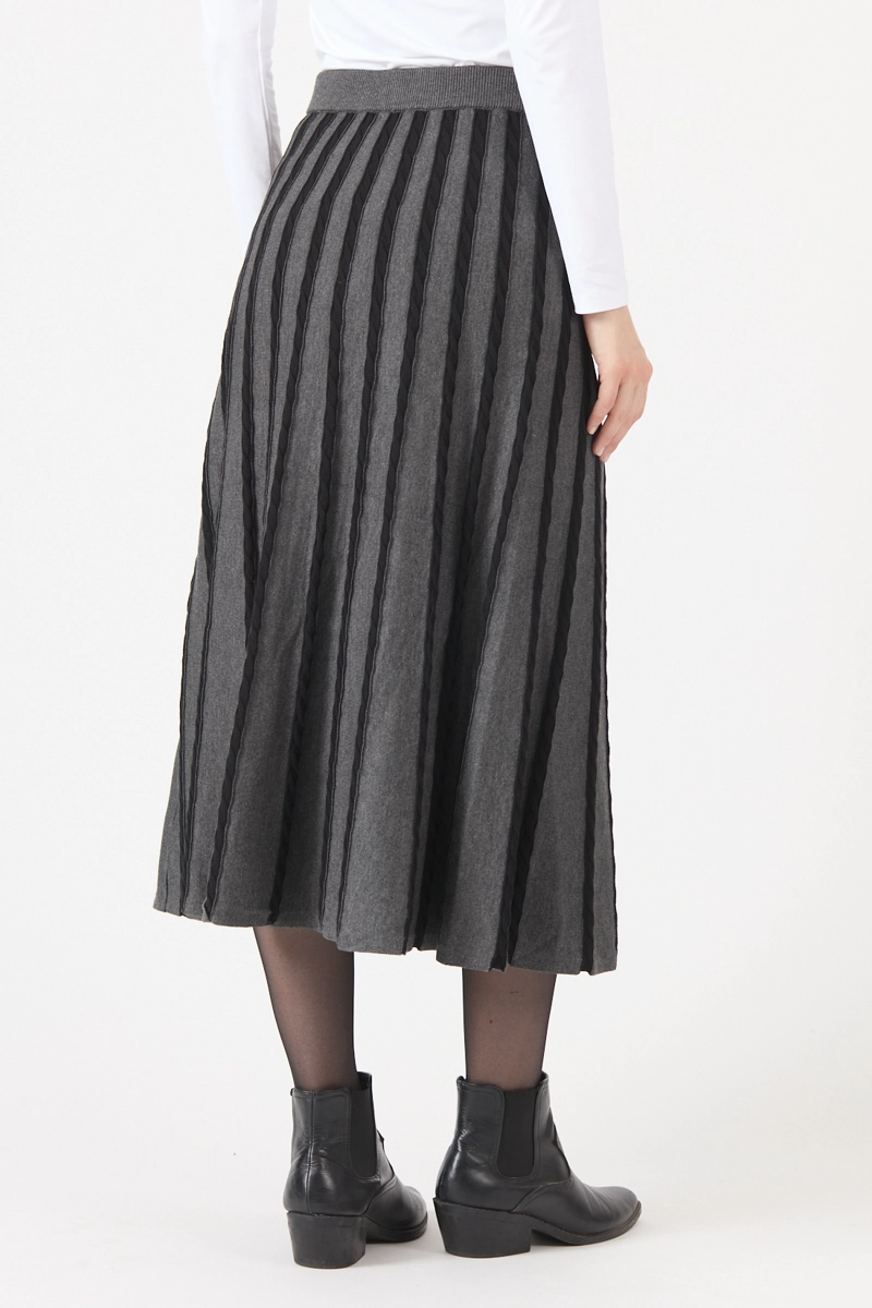 FALDA JACQUARD GRIS COD 5048896 - 4