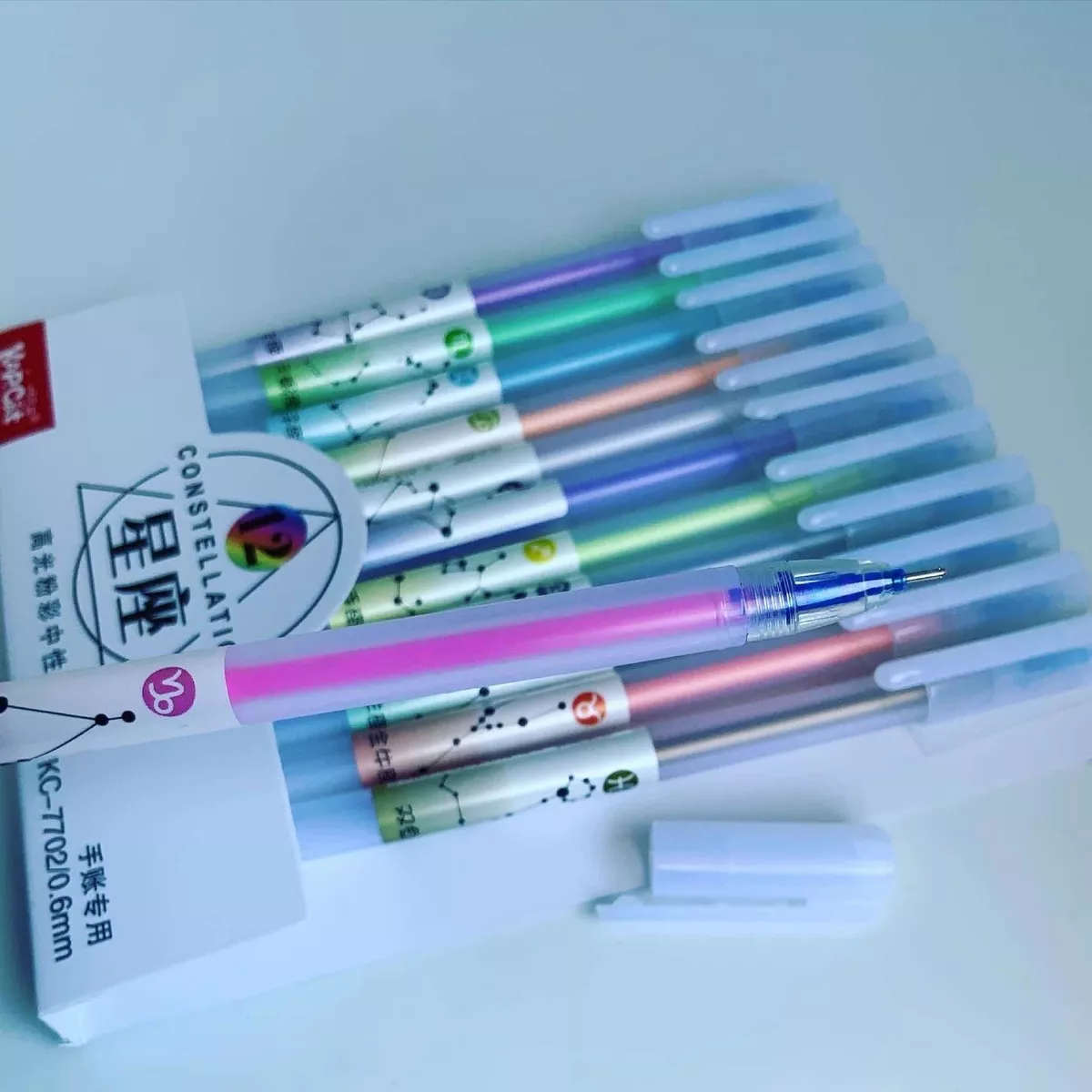 SET X12 LÁPICES TINTA DISEÑOS COSTELACIONES KAWAII - 2