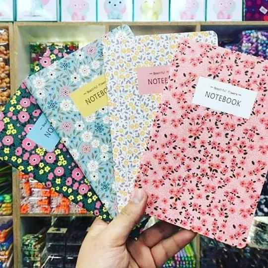 PACK DE 5 LIBRETAS DISEÑOS KAWAII VARIEDAD DE DISEÑOS - 1