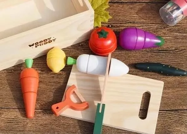 JUEGO DIDÁCTICO MULTICOLOR DE MADERA CORTA VEGETALES Y FRUTAS CON IMAN - 5