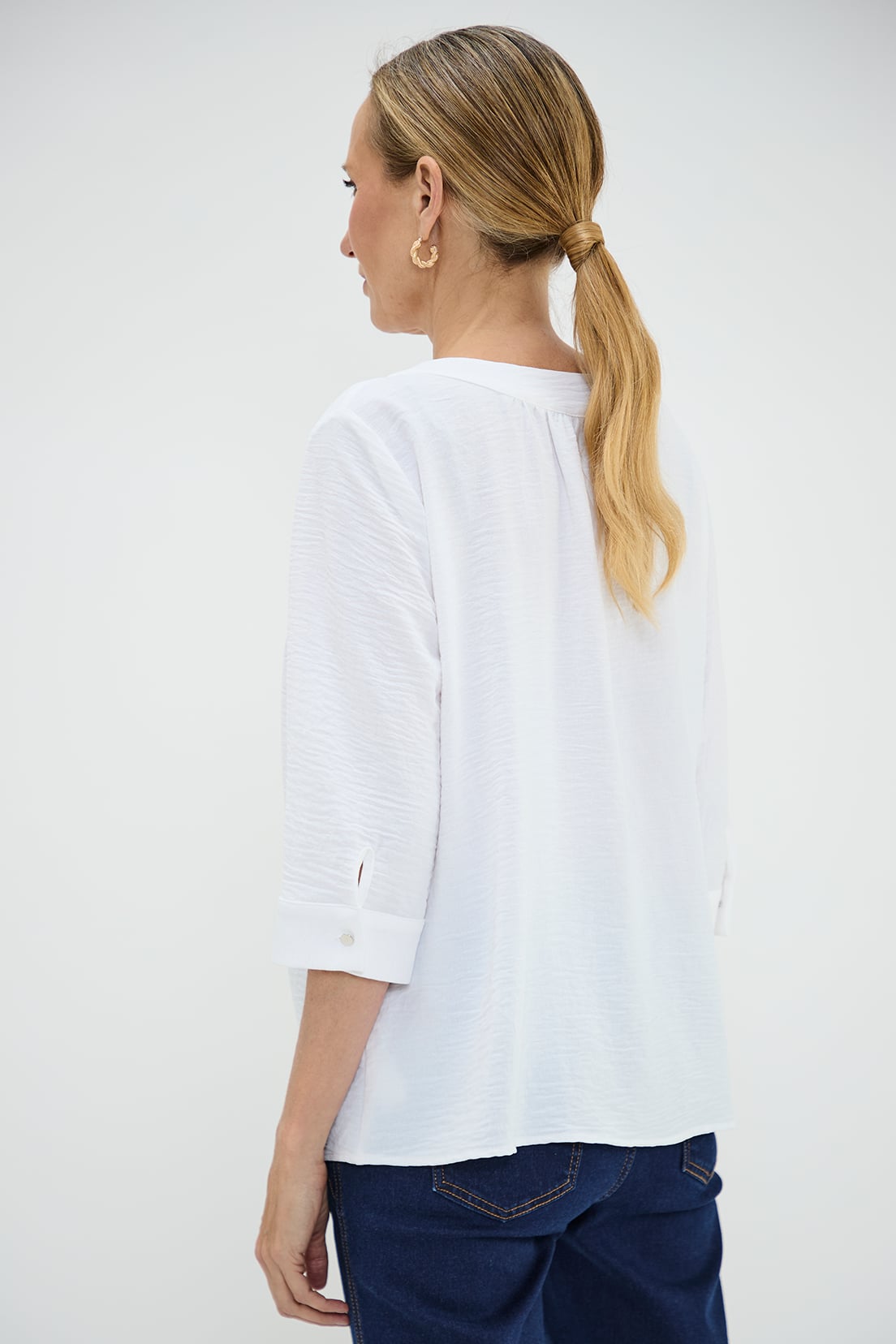 BLUSA MUJER MA GRIFFE BLANCO ESCOTE EN V CON BOTONES - 4