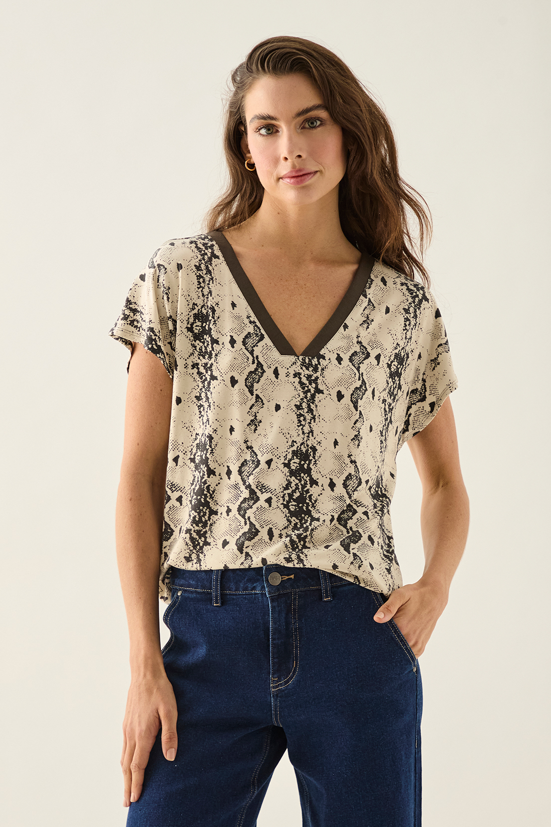 POLERA MUJER ASH BEIGE ESTAMPADA - 1