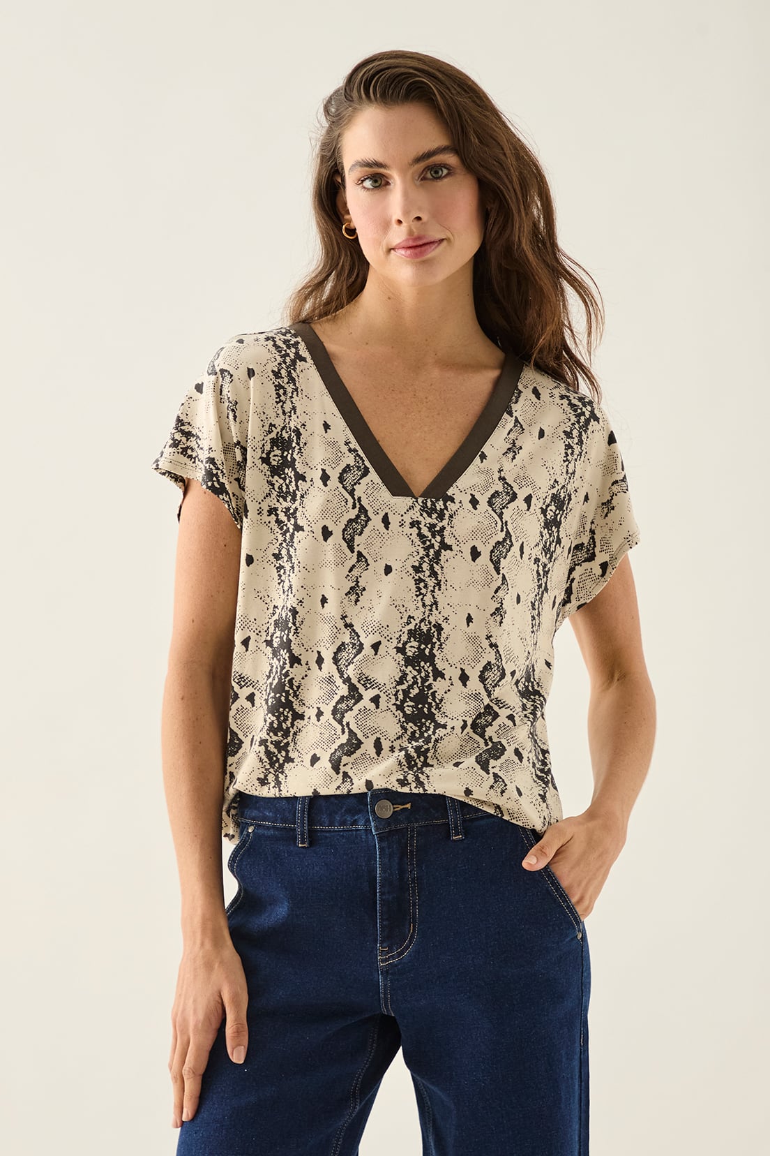 POLERA MUJER ASH BEIGE ESTAMPADA - 1