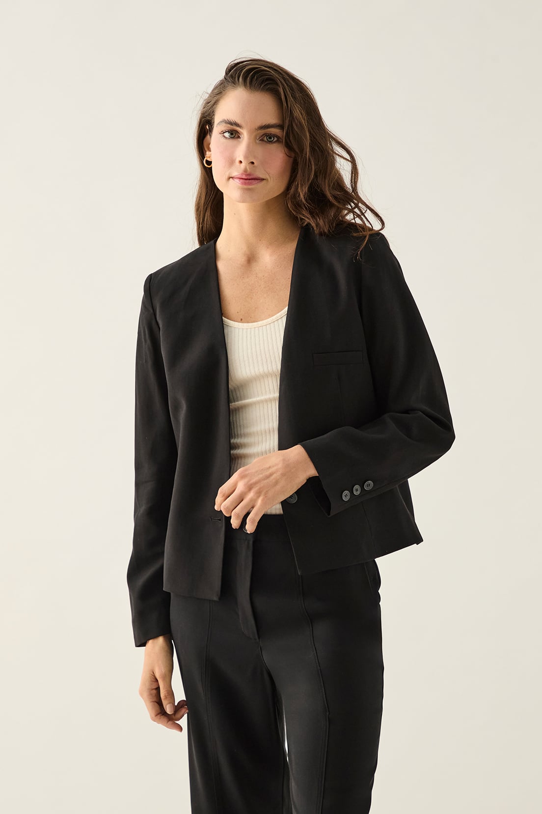 BLAZER MUJER ASH NEGRO LISO - 2