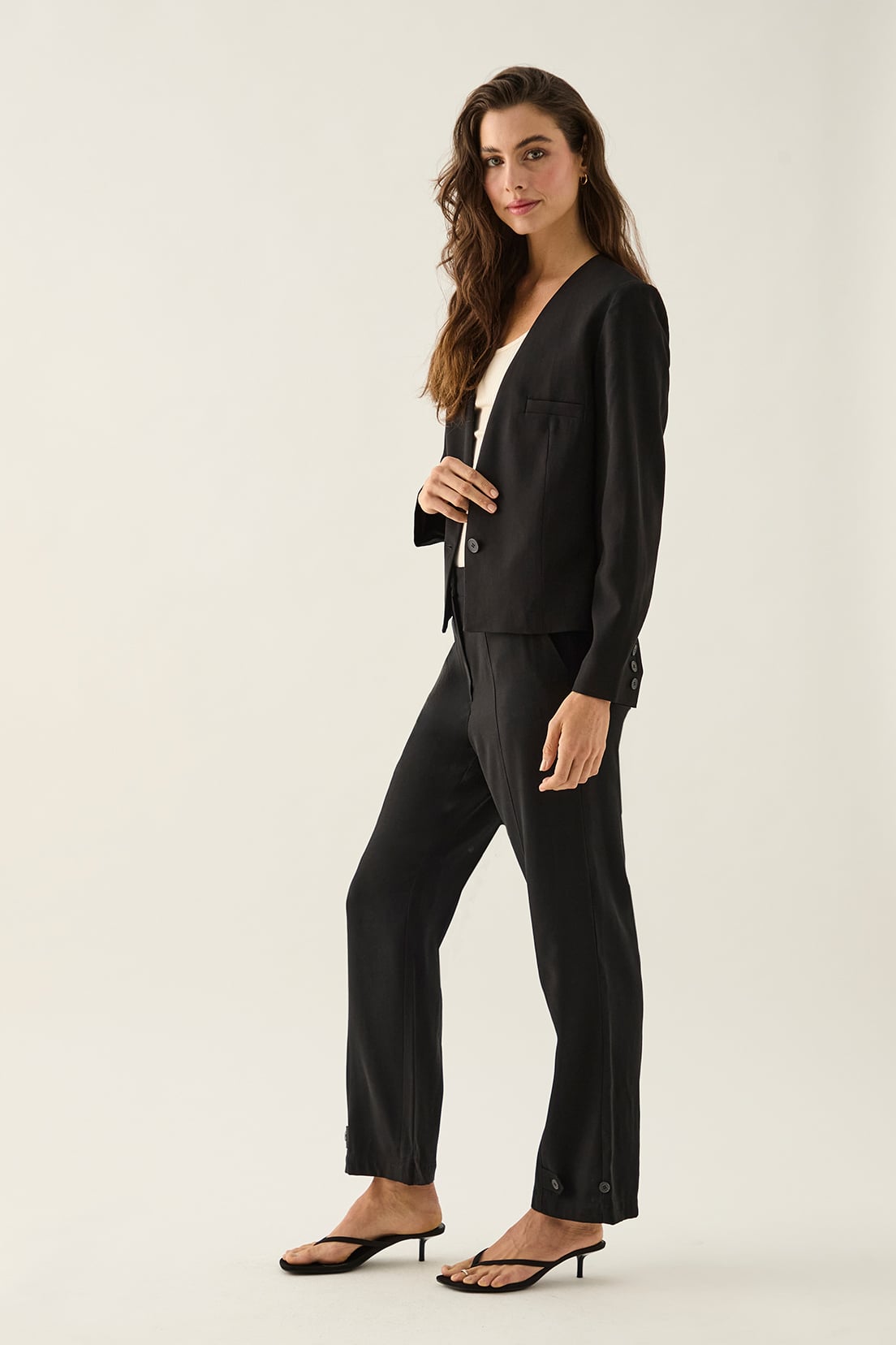 BLAZER MUJER ASH NEGRO LISO - 5