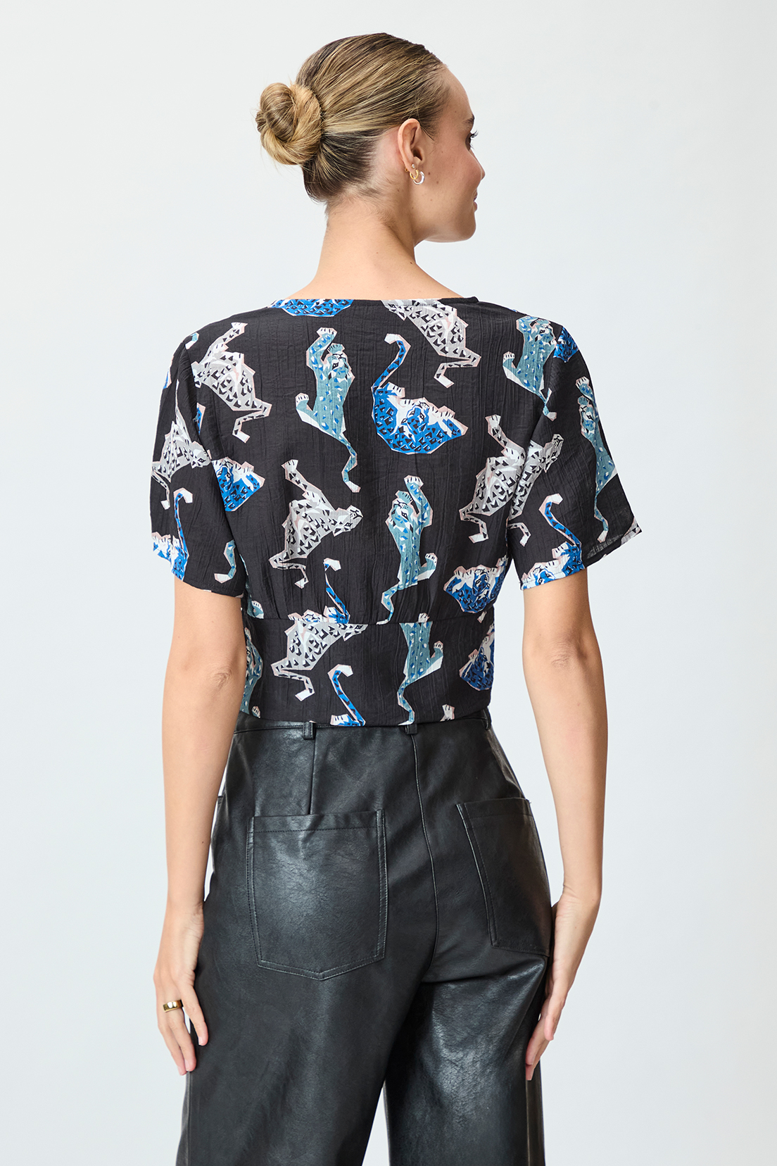 BLUSA MUJER IO NEGRO FANTASIA - 4