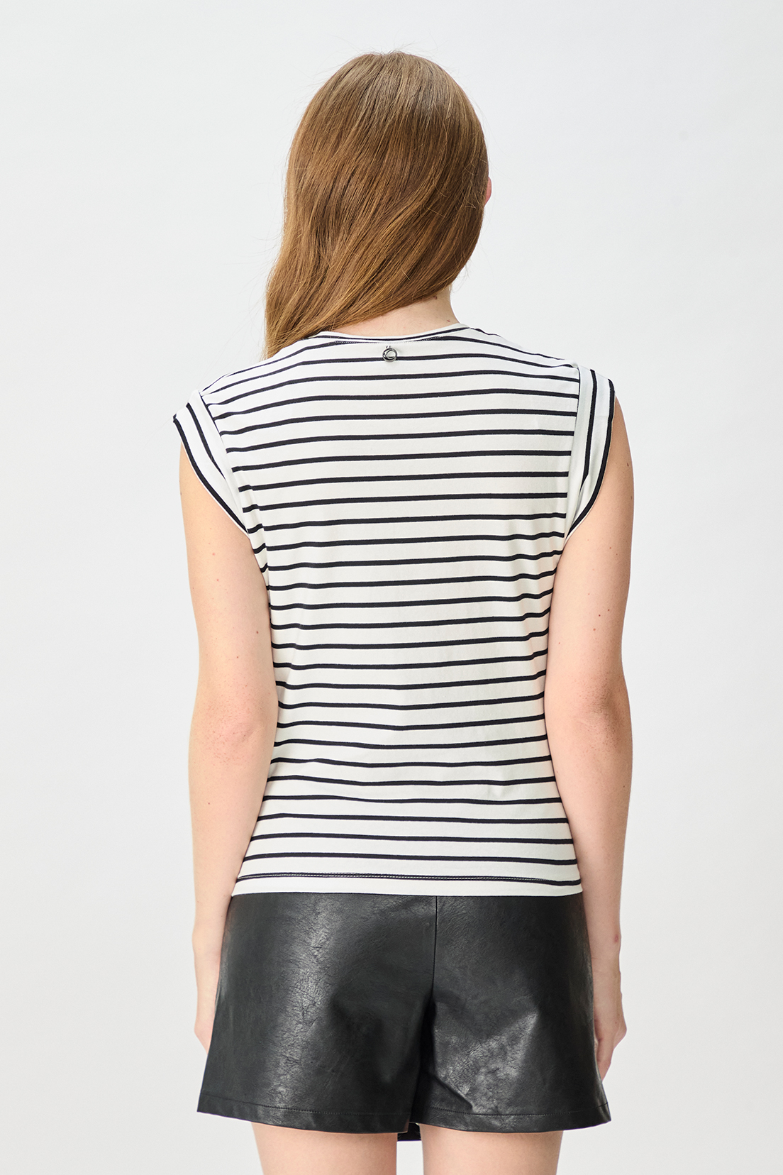 POLERA SIN MANGAS MUJER IO - 5