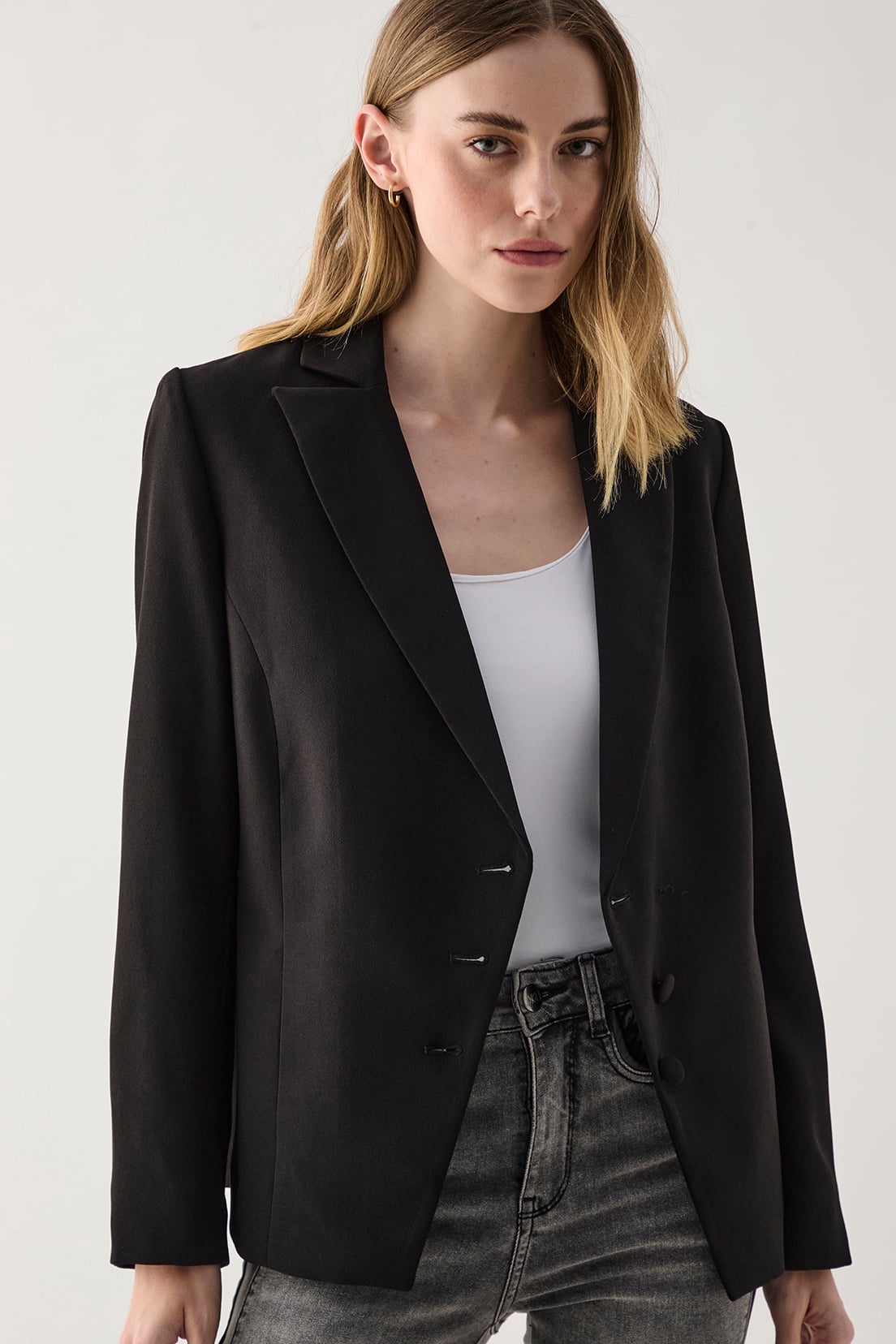 BLAZER MUJER ASH NEGRO LISO - 5