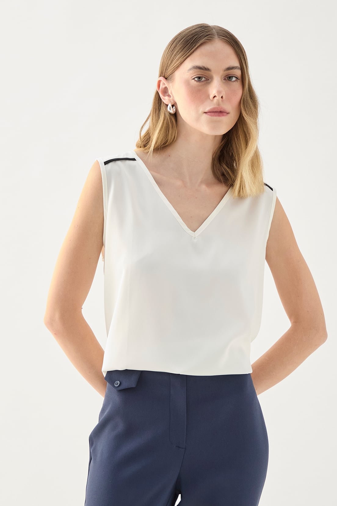 POLERA SIN MANGAS MUJER MAGRIFFE - 1
