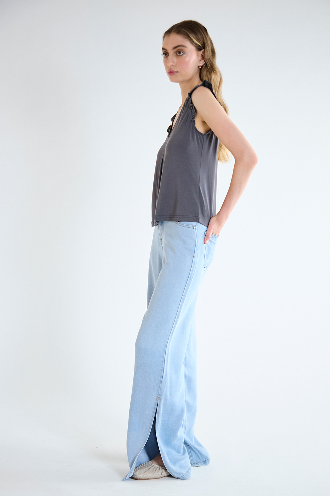 POLERA SIN MANGAS MUJER IO - 3