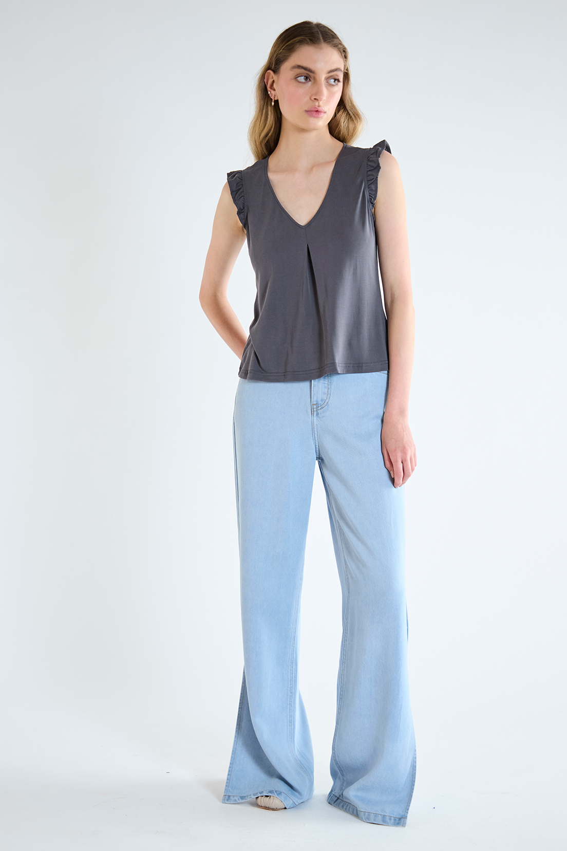 POLERA SIN MANGAS MUJER IO - 5