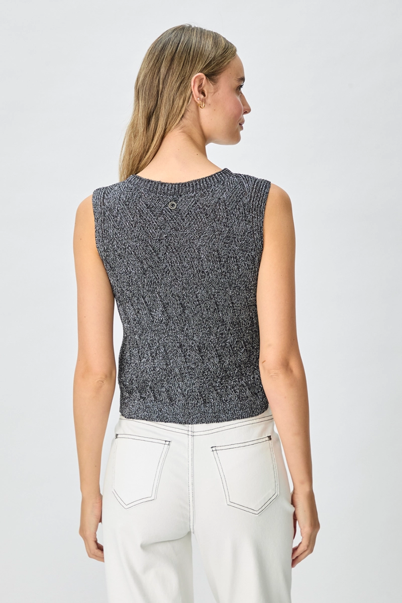 POLERA SIN MANGAS NEGRO MUJER IO - 3