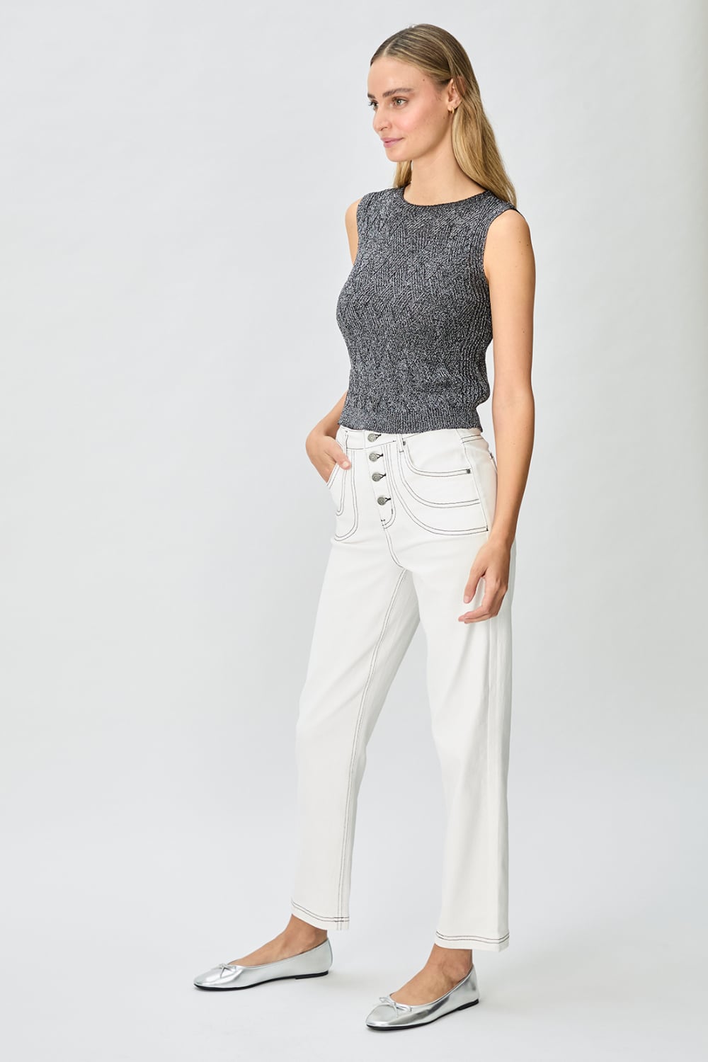 POLERA SIN MANGAS NEGRO MUJER IO - 4