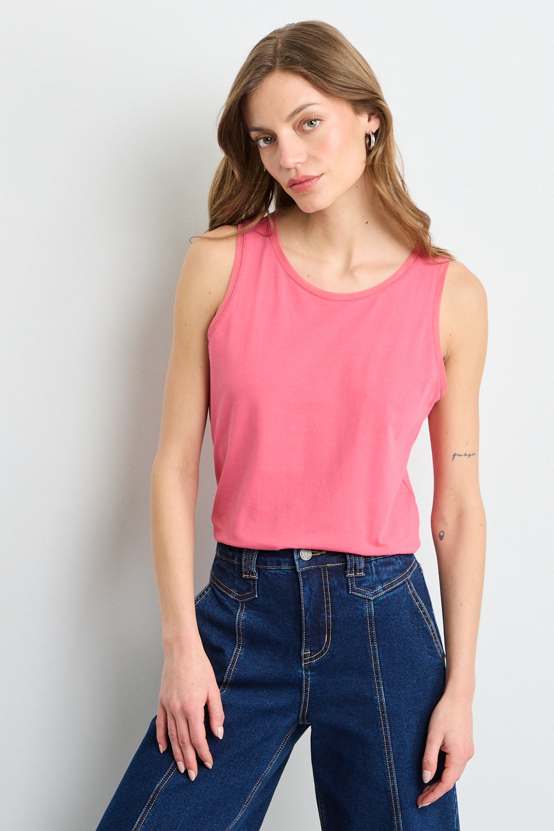 POLERA SIN MANGAS ROSA MUJER IO - 1
