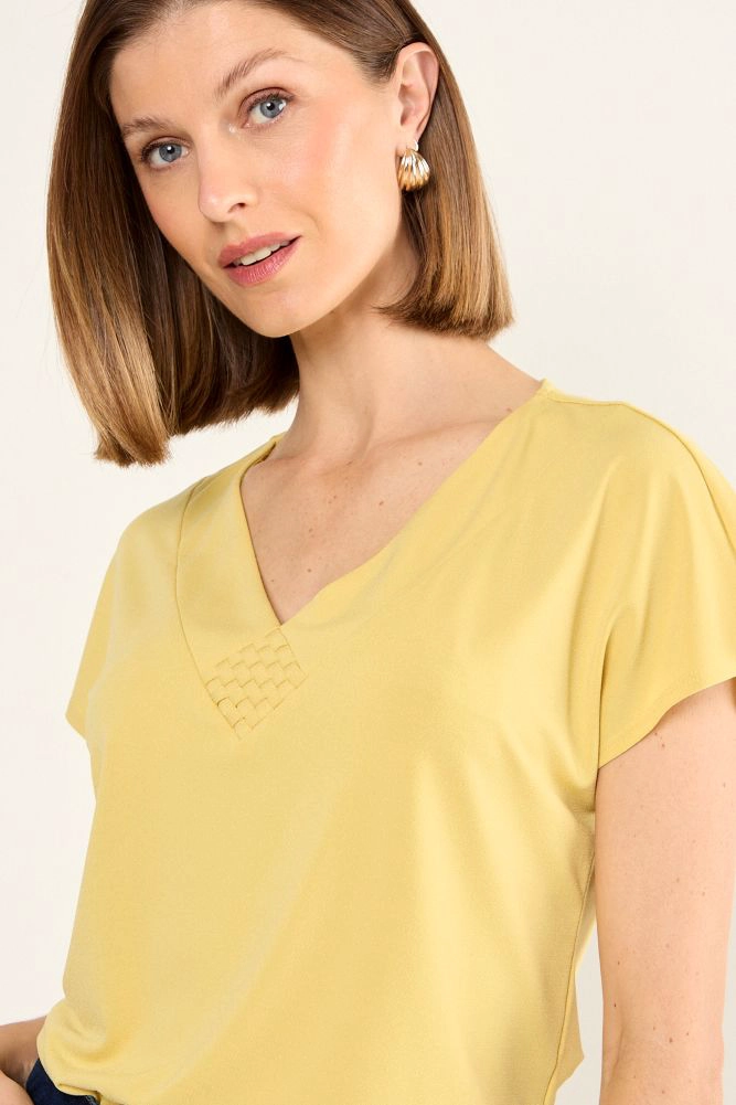 POLERA ESCOTE EN V AMARILLO MUJER MAGRIFFE - 2