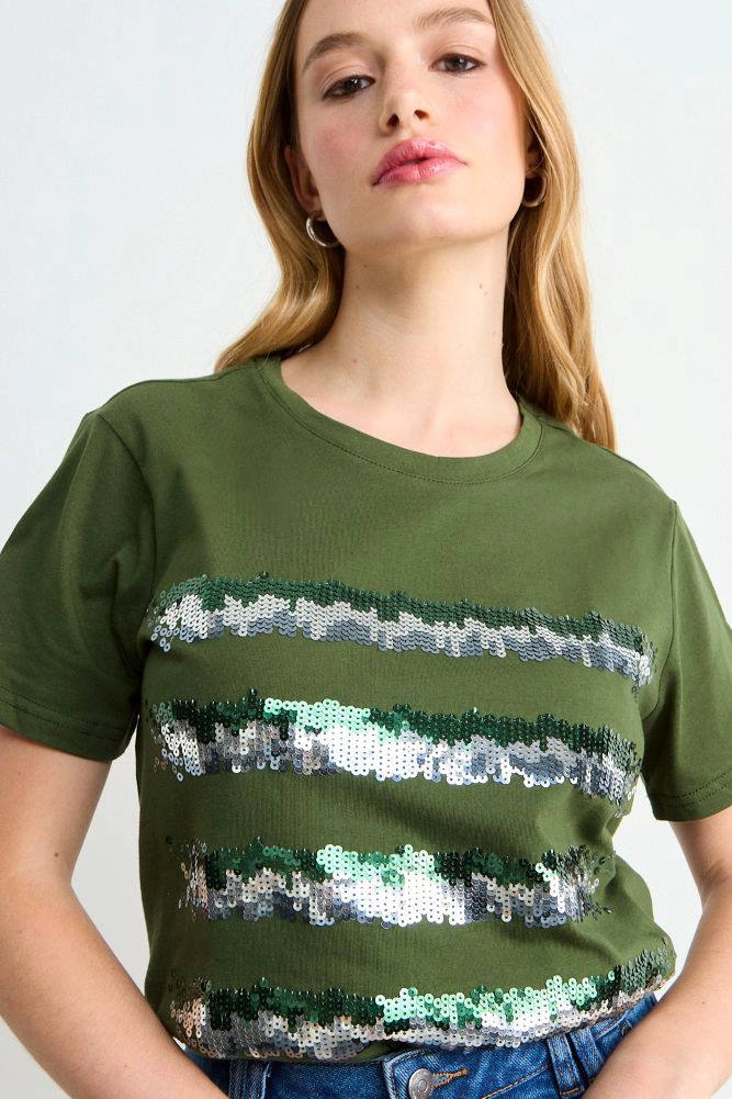 POLERA ESTAMPADA VERDE OLIVA MUJER IO - 1