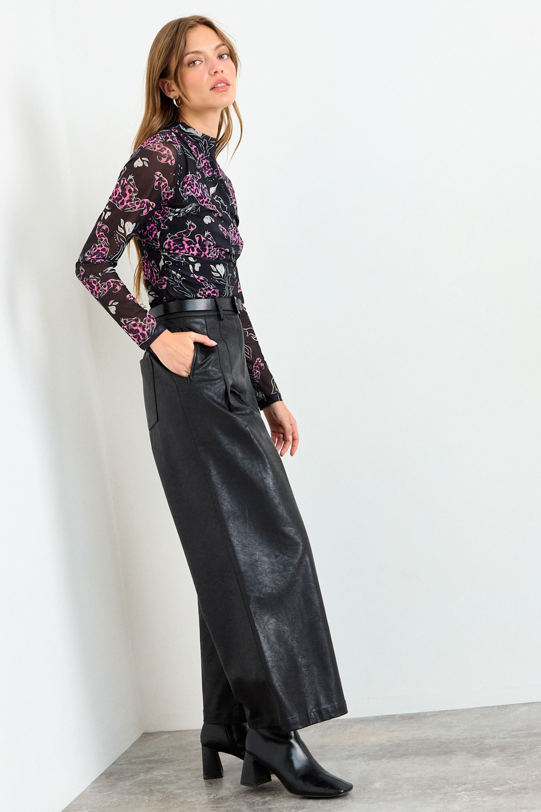 POLERA FANTASIA NEGRO MUJER IO - 4