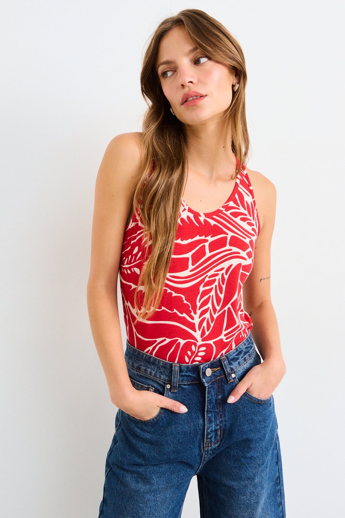 POLERA SIN MANGAS FANTASIA ROJO MUJER IO - 1