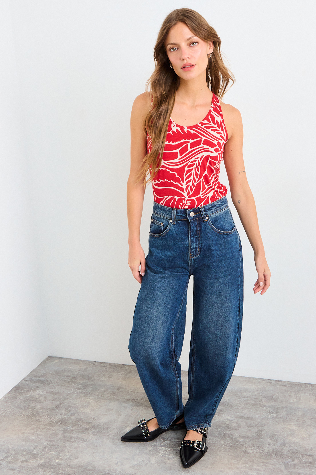 POLERA SIN MANGAS FANTASIA ROJO MUJER IO - 4