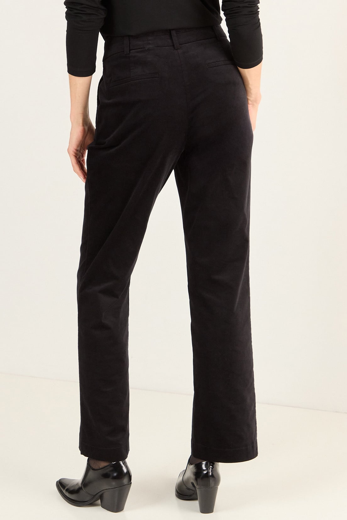 PANTALON CORTE PRETINA NEGRO MUJER MAGRIFFE - 4