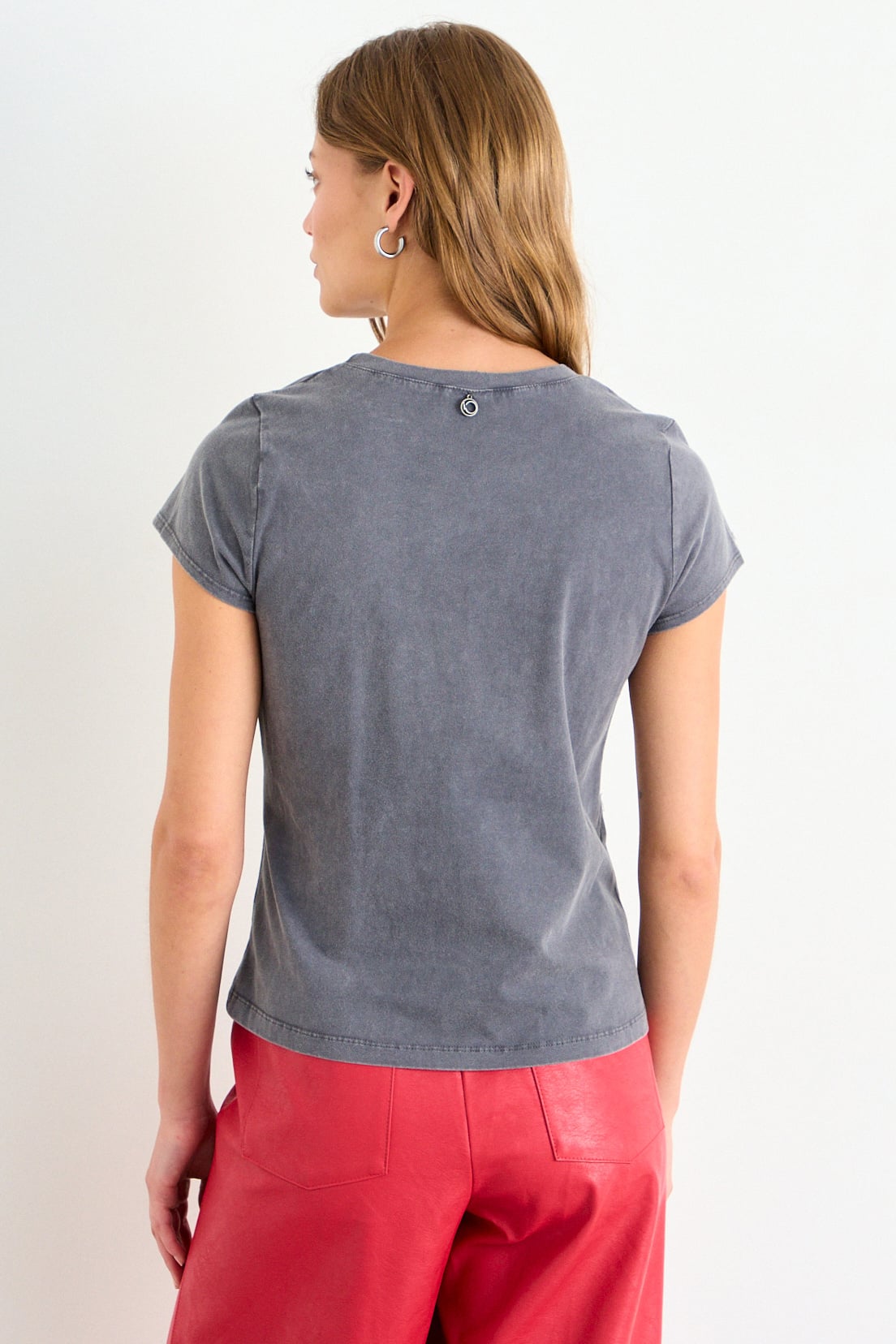 POLERA ESTAMPADA GRIS MUJER IO - 3
