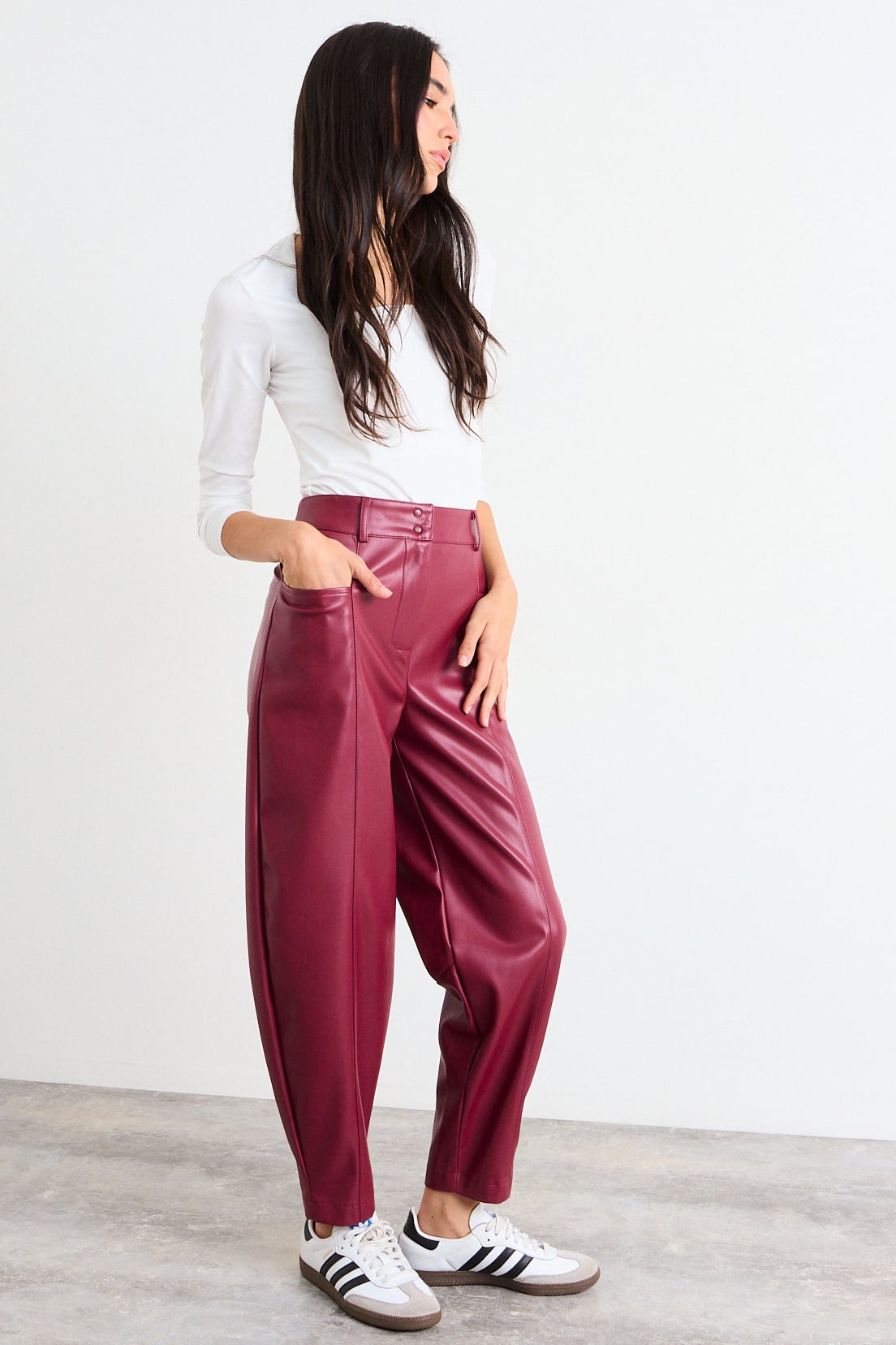 PANTALON LISO BURDEOS MUJER IO - 5