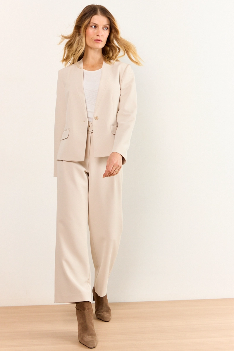 BLAZER LISO Y BOLSILLOS CON TAPA BEIGE MUJER MA GRIFFE - 4