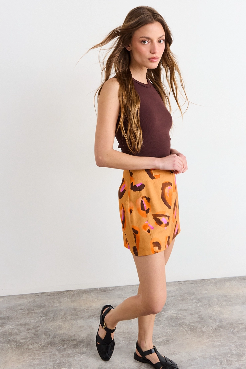 SHORT NARANJO MUJER IO - 5