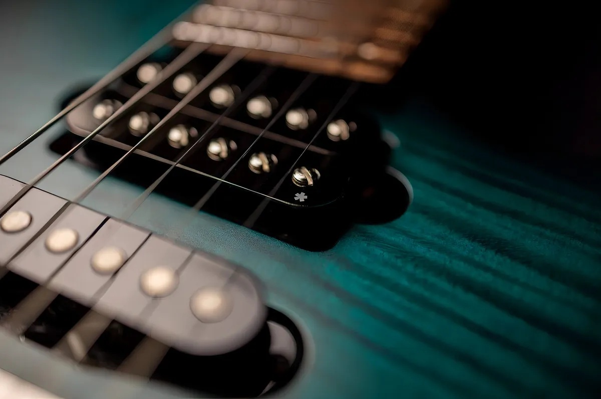 CUERDA ERNIE BALL REGULAR SLINKY 2221 - 2