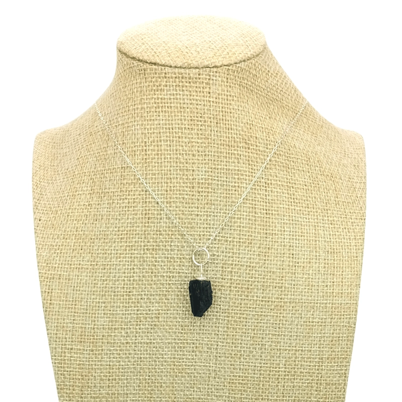COLLAR TURMALINA NEGRA CON CADENA DE PLATA PIEDRA EN BRUTO - 4