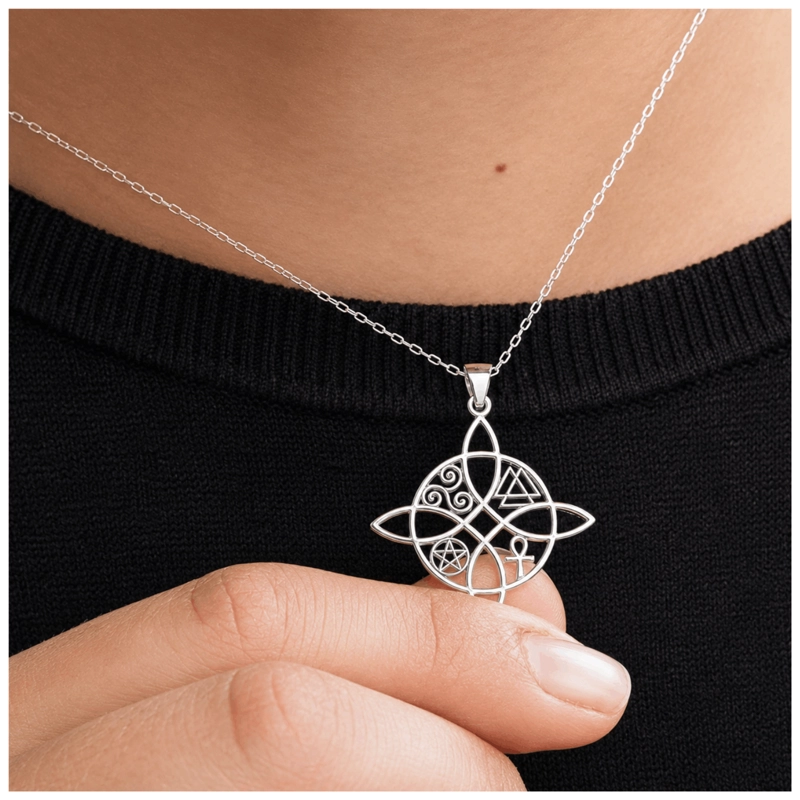 COLLAR DE PLATA NUDO DE BRUJA CON TRIQUETAS - 1
