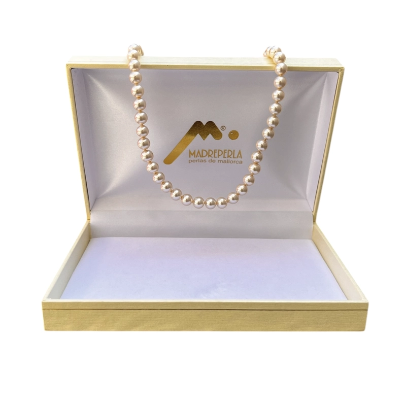 COLLAR DE PERLAS DE MALLORCA DE 50CM (9MM) CON BROCHE TIMON ENCHAPADO EN ORO 18K - 1