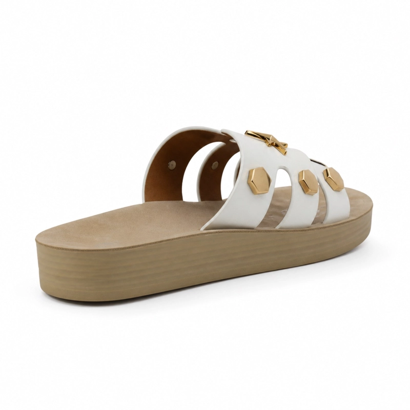 SANDALIA PLATAFORMA BAJA TACHAS DORADAS PG6038 - 5