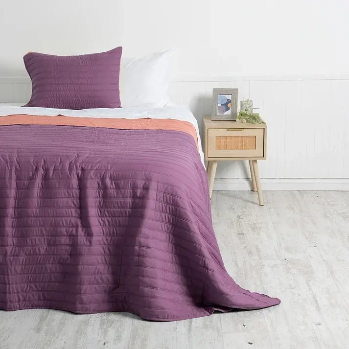 QUILT TOLEDO KING MASHINI DISEÑO MODERNO MORADO/CORAL - 1