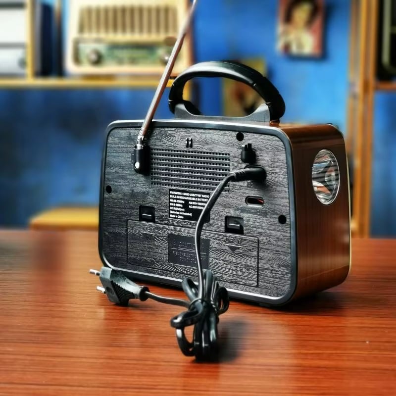 RADIO PORTÁTIL LINTERNA BLUETOOTH RECARGABLE Y A PILAS RETRO VINTAGE ROJA - 6
