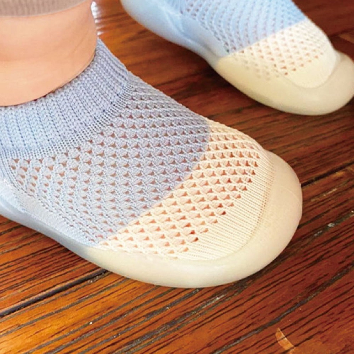 SET DE 2 ZAPATO CALCETÍN ANTIDESLIZANTE BEBÉ JHN - 10