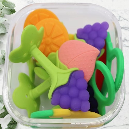 MORDEDOR SET 7 DISEÑO FRUTAS SILICONA ALIVIO BEBÉ LAU - 6