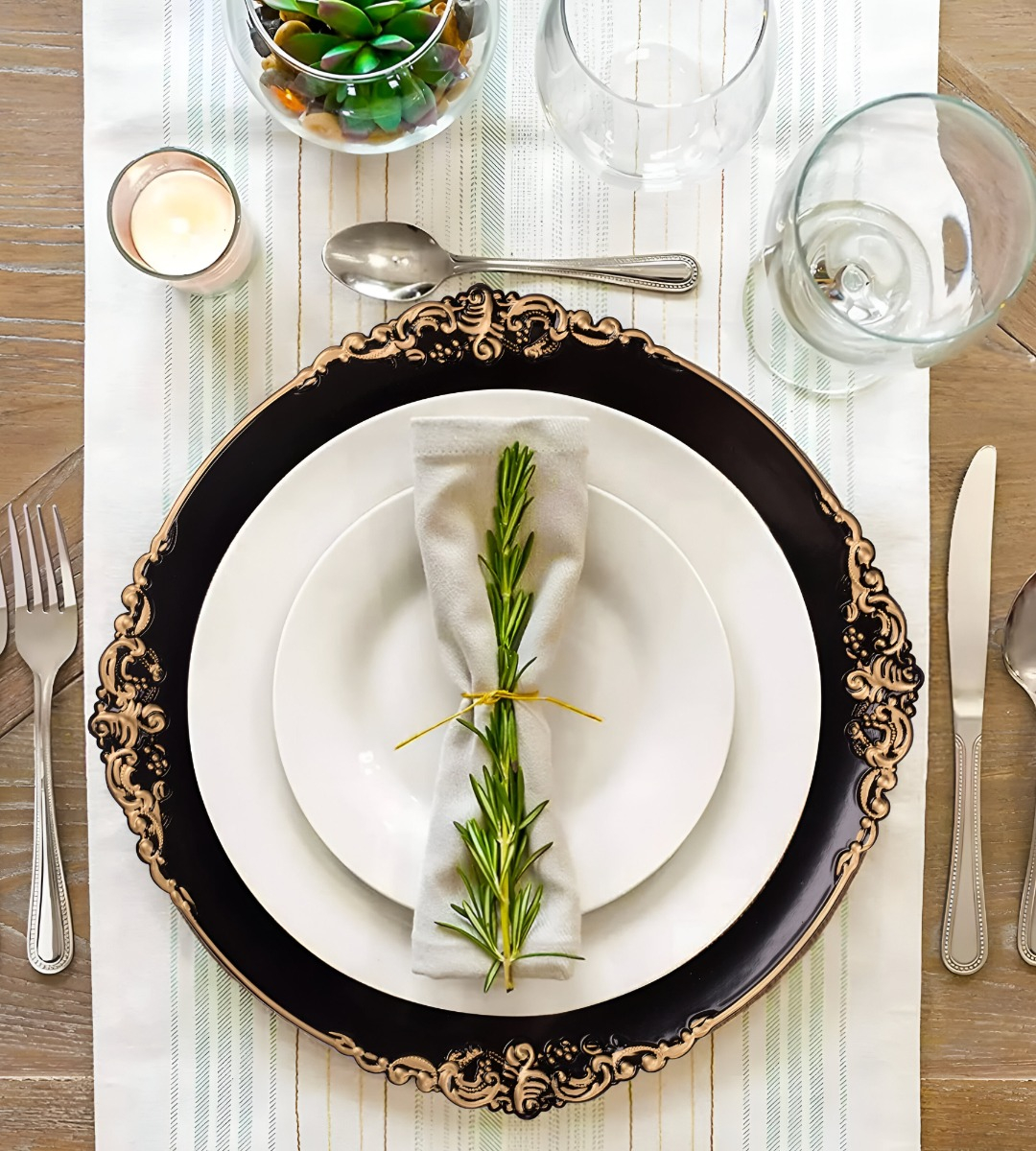 SET 3 BAJO PLATO BASE NEGRO Y BORDE DORADO DECORATIVO JHN - 2